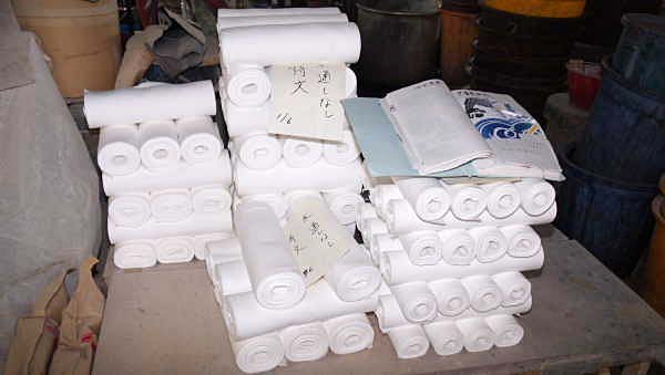 染める前の純白の布