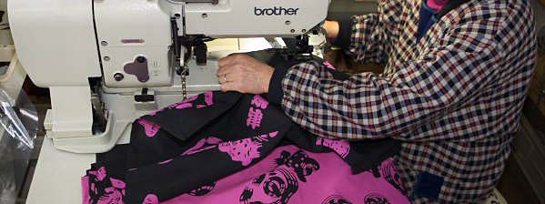 ボタンホール加工